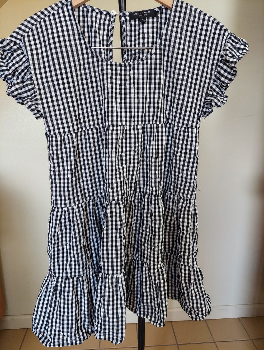 Romeo & Juliet Black White Gingham Tiered Babydoll Mini Dress Sz S Flutter Sleev